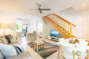 Florida 1 - 2 min walk to beach shops and restaurants Shoal Bay